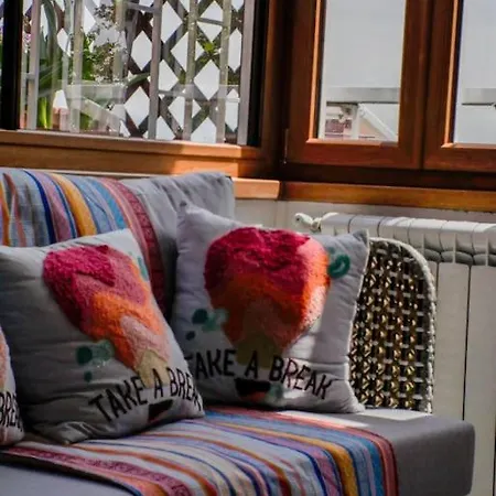 Chic And Spacious Penthouse アパート ローマ