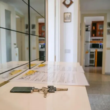 Apartment Chic And Spacious Penthouse Rome