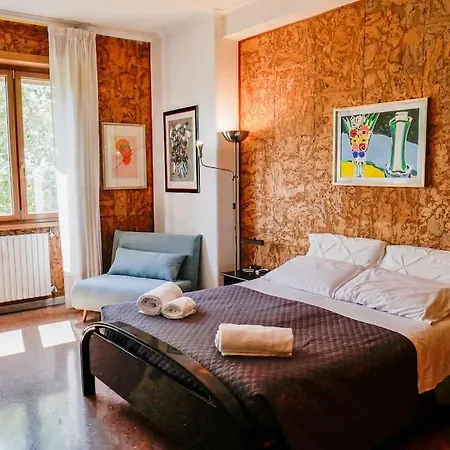 Chic And Spacious Penthouse Apartment Rome