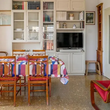 Apartment Chic And Spacious Penthouse Rome