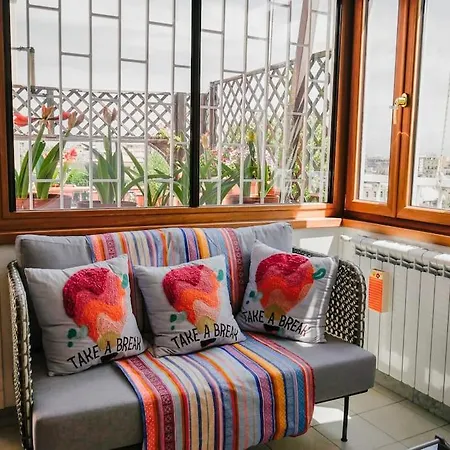 Апартаменты Chic And Spacious Penthouse Рим